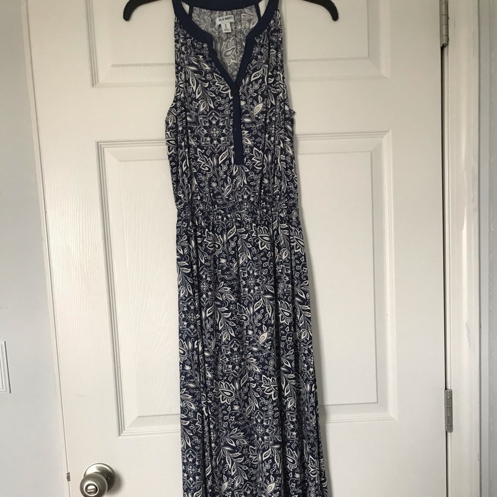 Sleeveless maxi dress
